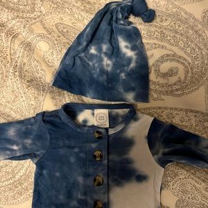 Lou Lou and Company newborn- 3month top and bottom with matching hat.